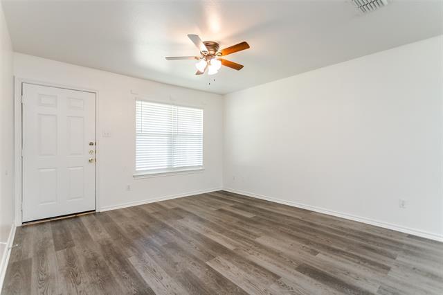 Foto del edificio - 3311 E FM 813