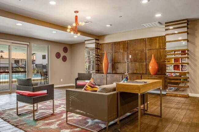 Foto del edificio - 2101 Burton Dr