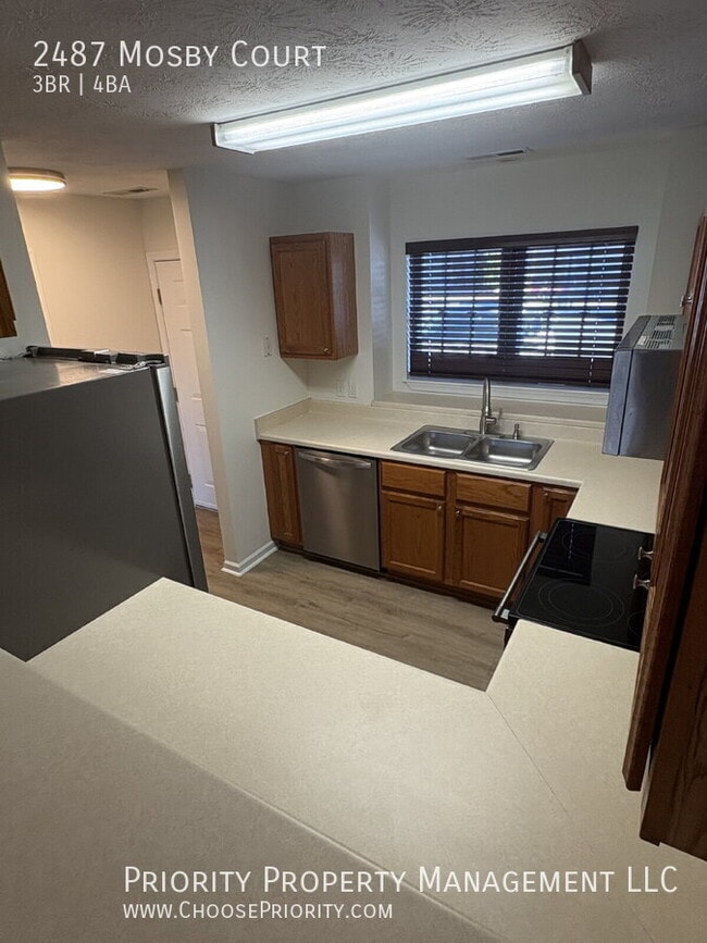 Building Photo - 2487 Mosby Ct