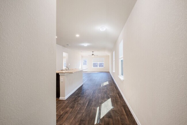 Foto del edificio - Convenient 3 Bedroom, 2 Bath Home in Austi...
