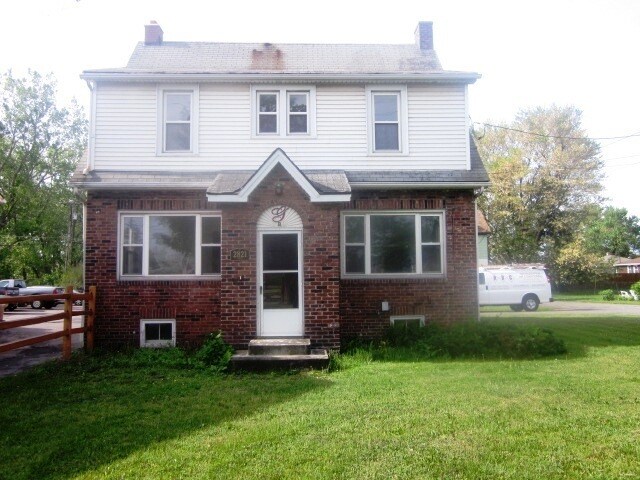 Primary Photo - 2821 William St