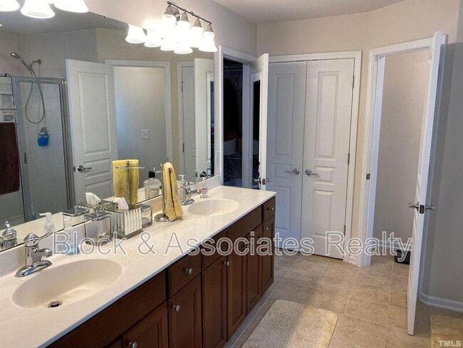Building Photo - 410 Euphoria Cir