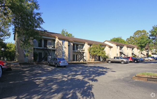 Building Photo - The Enclave