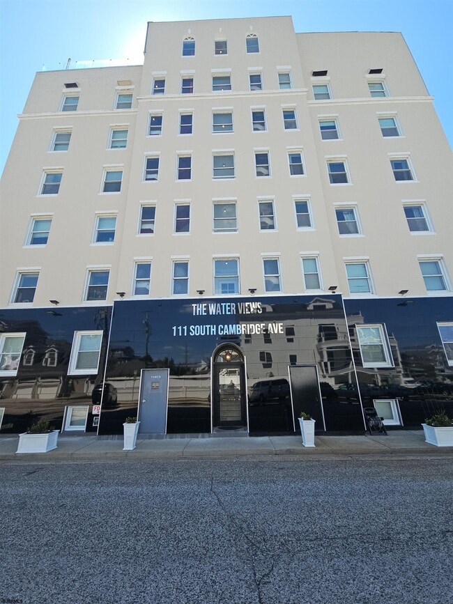 Building Photo - 111 S Cambridge Ave