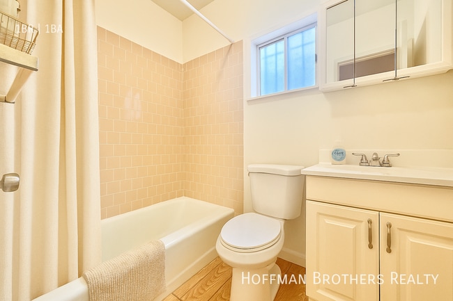 Building Photo - 5419 Harold Way