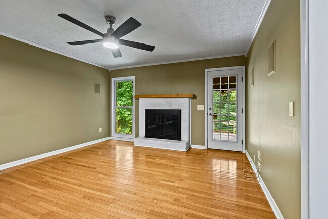 Foto del edificio - 1344 Peachtree Cir