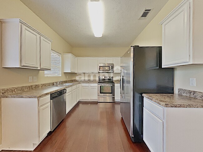 Building Photo - 307 Owl Dr
