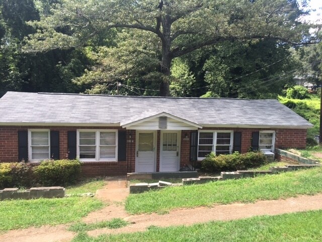 Primary Photo - 326 Loop St