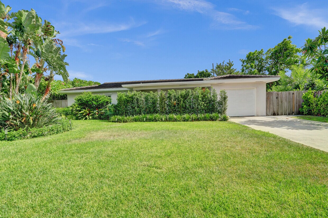 Foto principal - 246 NE 30th St