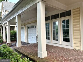 Building Photo - 13216 Windsong Ln