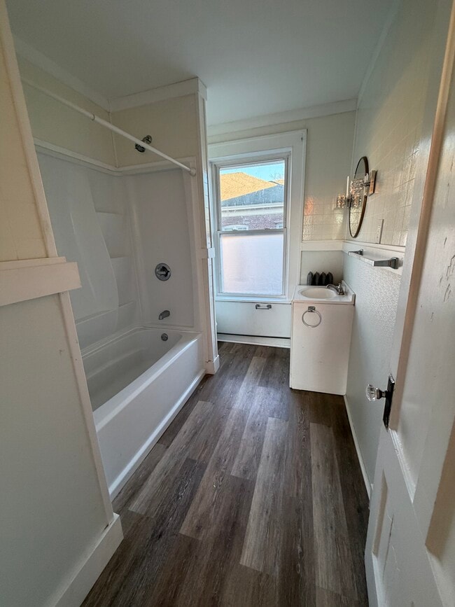 Bathroom Photo 1 - 31 Weller Ave