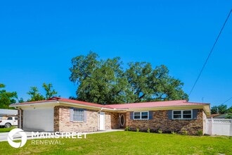 Building Photo - 1055 Grove Park Dr S