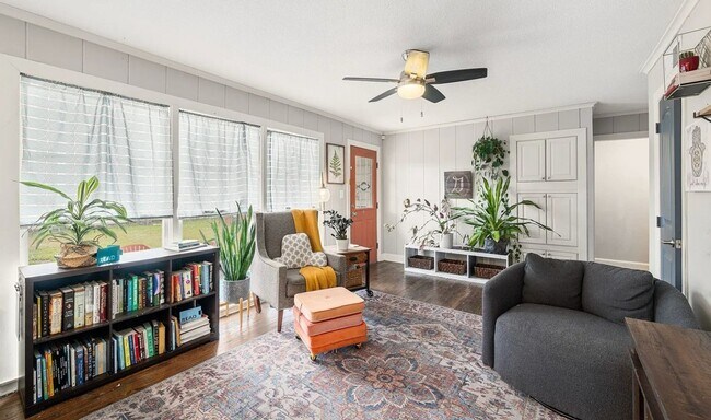 Building Photo - Spacious 4-Bedroom Home with Detached Work...