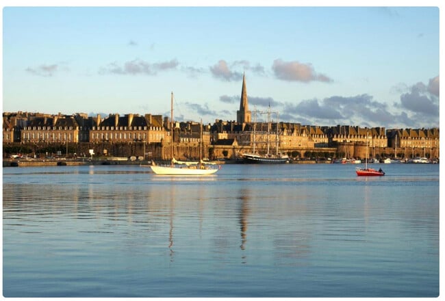 Building Photo - 4670 NE 2nd Ave