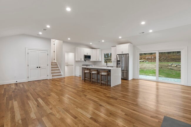 Building Photo - 52 Curtis Rd