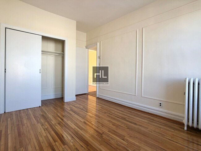 Foto del edificio - 81ST STREET