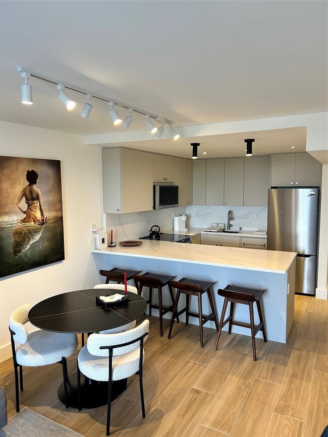 Foto del edificio - 1421 S Ocean Blvd