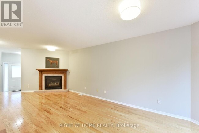 Building Photo - 124 Blackdome Crescent