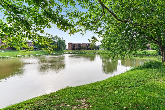 Building Photo - 15128 Quail Hollow Dr
