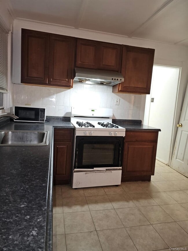 Building Photo - 36 Prospect St