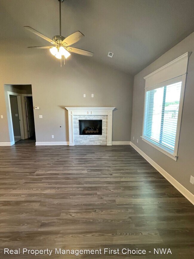 Building Photo - 3 br, 2 bath House - 555  East Oxen Lane