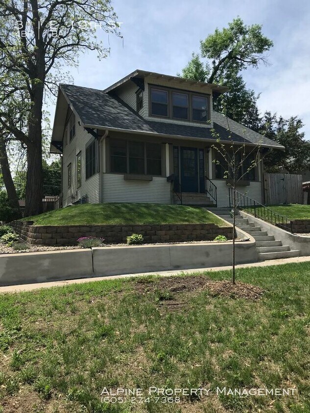 Foto principal - 311 E 19th St