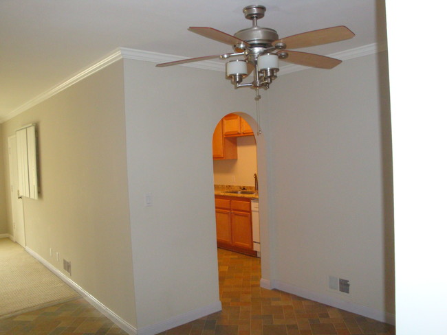 Dining Area - Spacious Beverly Hills Apartment