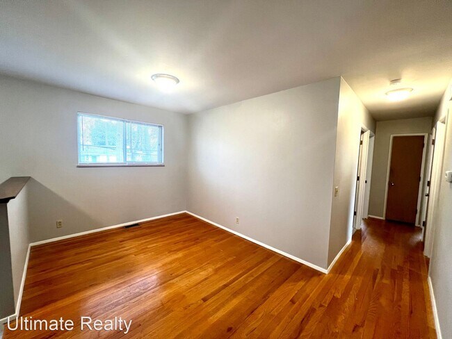 Foto del edificio - 3 br, 2 bath House - 765 Starlet Dr.