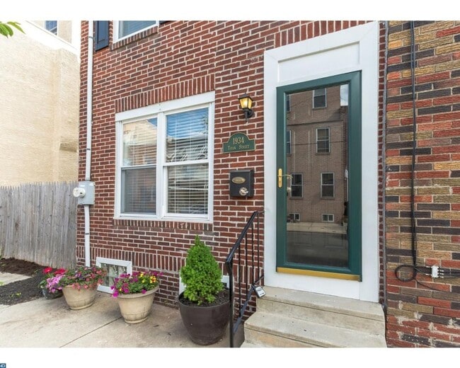 Foto del edificio - Point Breeze Townhome