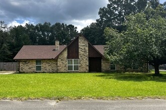 Building Photo - 171 Old Oak Ln