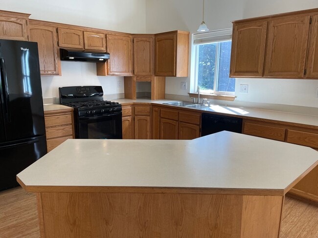 Building Photo - Lovely Single Level Home in Oak Harbor and...