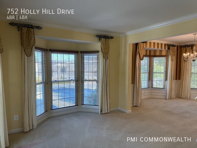 Foto del edificio - 752 Holly Hill Dr