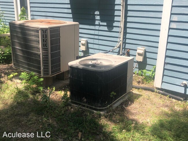 Foto del edificio - 3 br, 1.5 bath House - 205 College