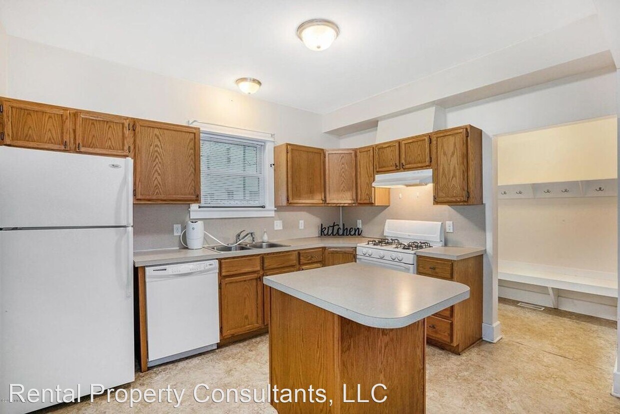 Primary Photo - 3 br, 1.5 bath House - 350 Delaware St SE