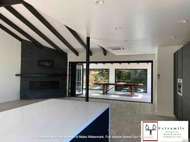 Foto del edificio - 4580 Lake County Hwy