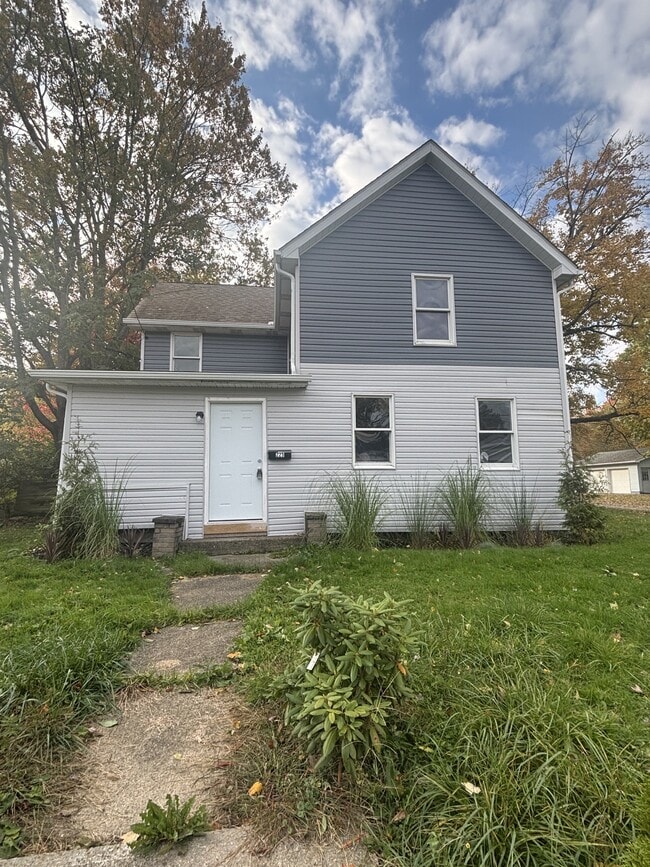 Building Photo - 225 E Bergey St