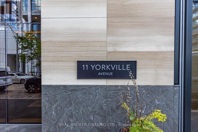 Photo du bâtiment - 11-5411 Yorkville Ave