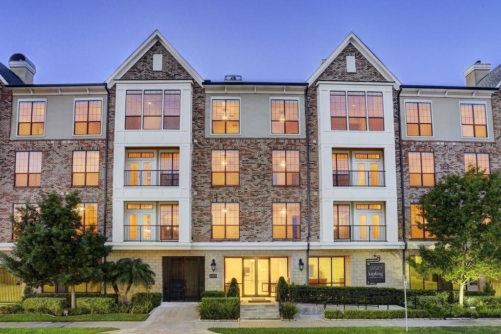 2120 Kipling St Unit 303, Houston, TX 77098 Condo for Rent in Houston