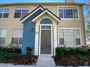 Building Photo - 13700 Richmond Park Dr N