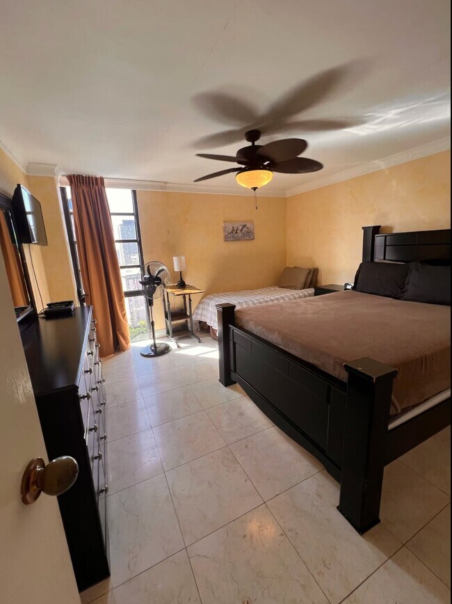 Foto del edificio - 2410 Cleghorn St