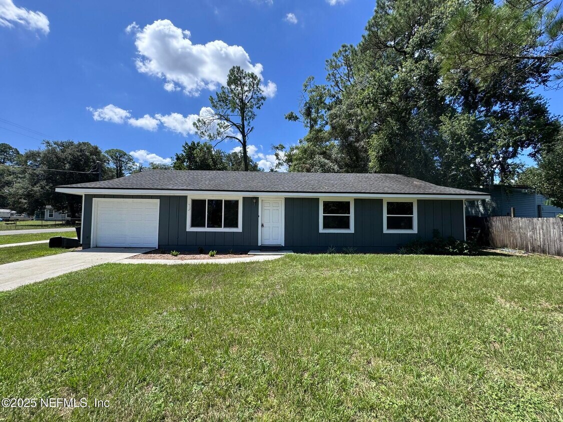 Foto principal - 8204 Arnot St