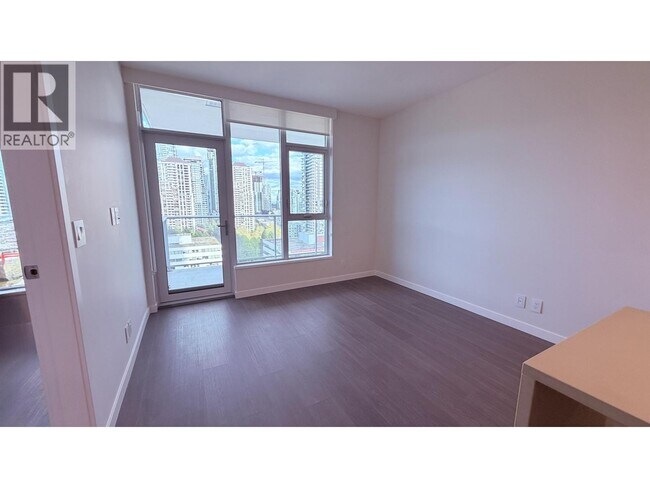 Photo du bâtiment - 4168 Lougheed Hwy.