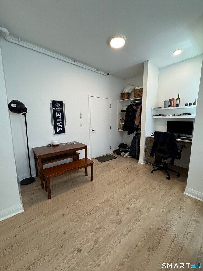 Building Photo - 19 Whitney Ave