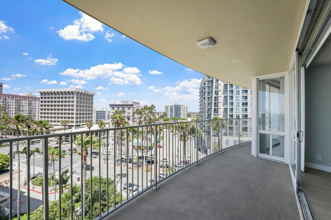 Building Photo - 700 E Ocean Blvd