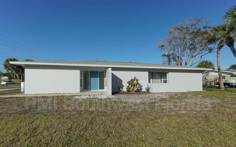 Primary Photo - 2139 Couver Dr
