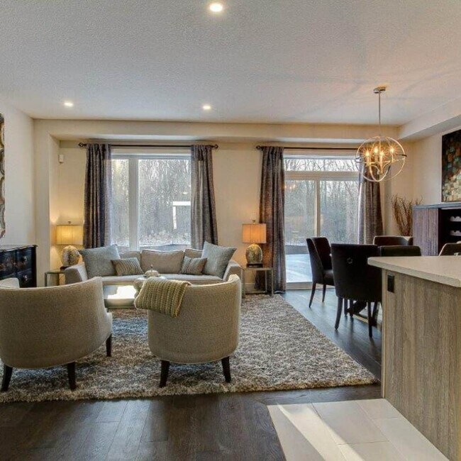 Photo du bâtiment - 353 Edgevalley Rd