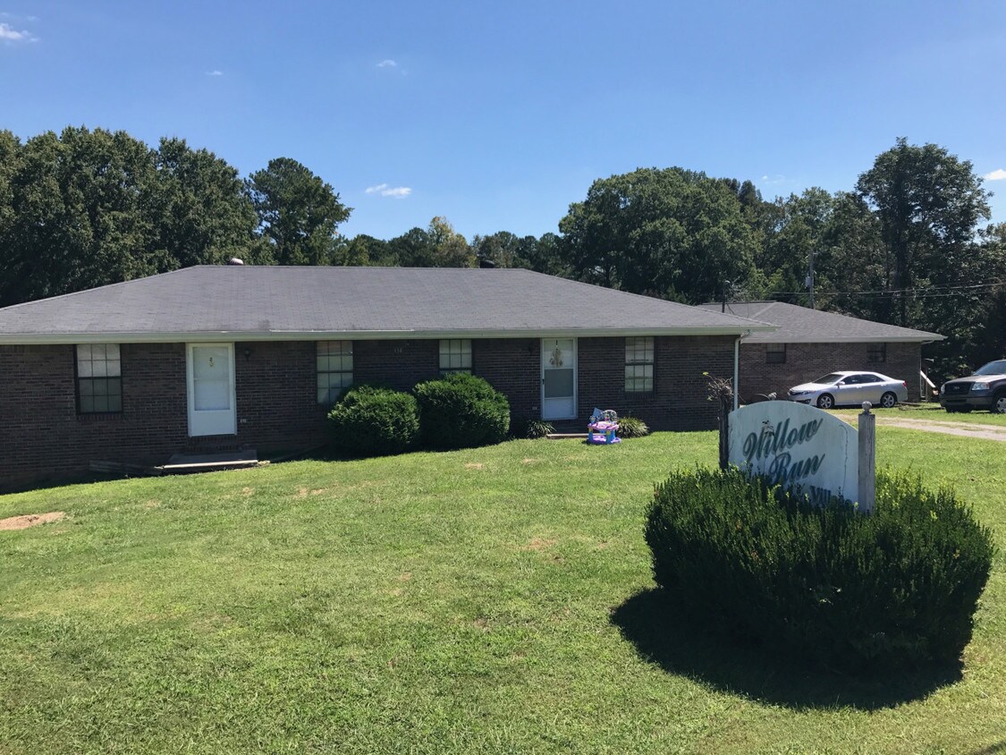 Primary Photo - Willow Run Apartments