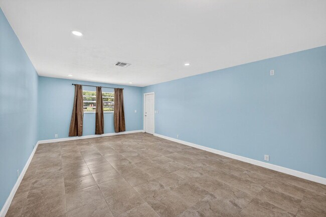 Foto del edificio - 9484 Sun Ct