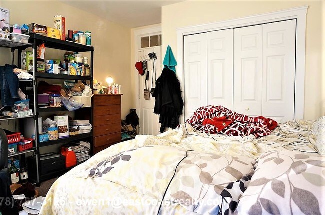 Foto del edificio - 828 Beacon St