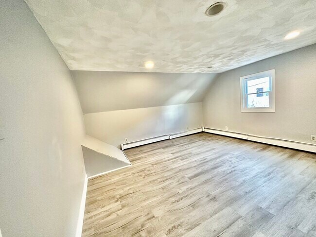 Building Photo - 35 Grammont Rd
